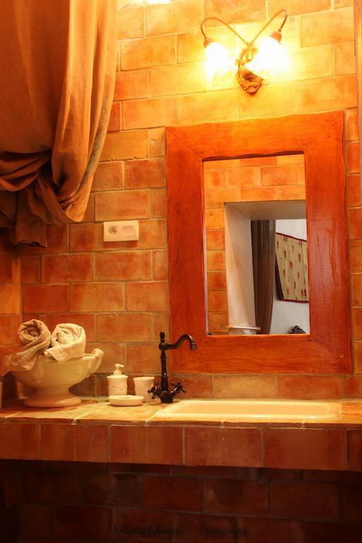 Chateau Rosans Bed & Breakfast Room photo