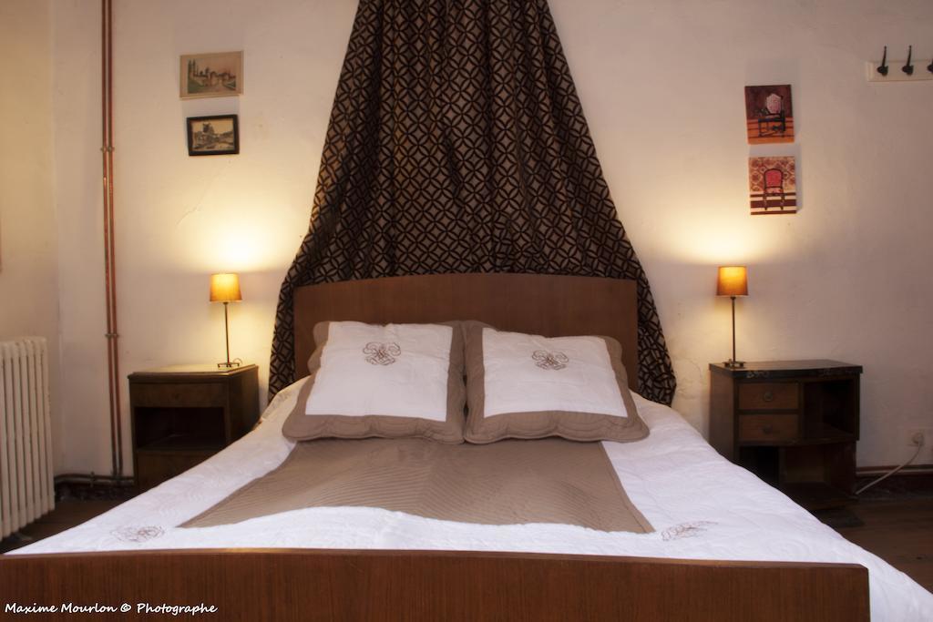 Chateau Rosans Bed & Breakfast Room photo